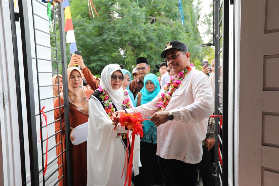 Atasi Kasus Stunting di Kota Lhokseumawe Pj Wali Kota Resmikan Rumoh Gizi Gampong di Meunasah Mesjid